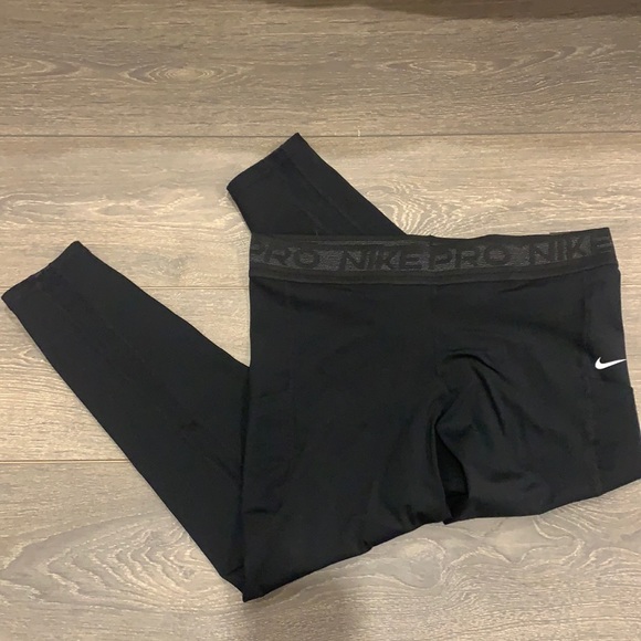 ❌SOLD❌NIKE PRO LEGGINGS Small - Picture 3 of 8